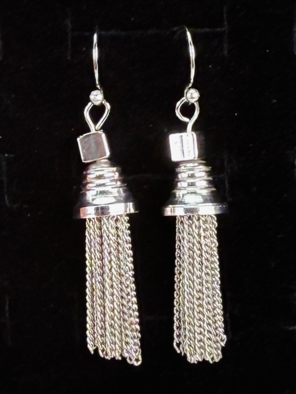 Gorgeous, silvertone metal fringe costume pierced earrings